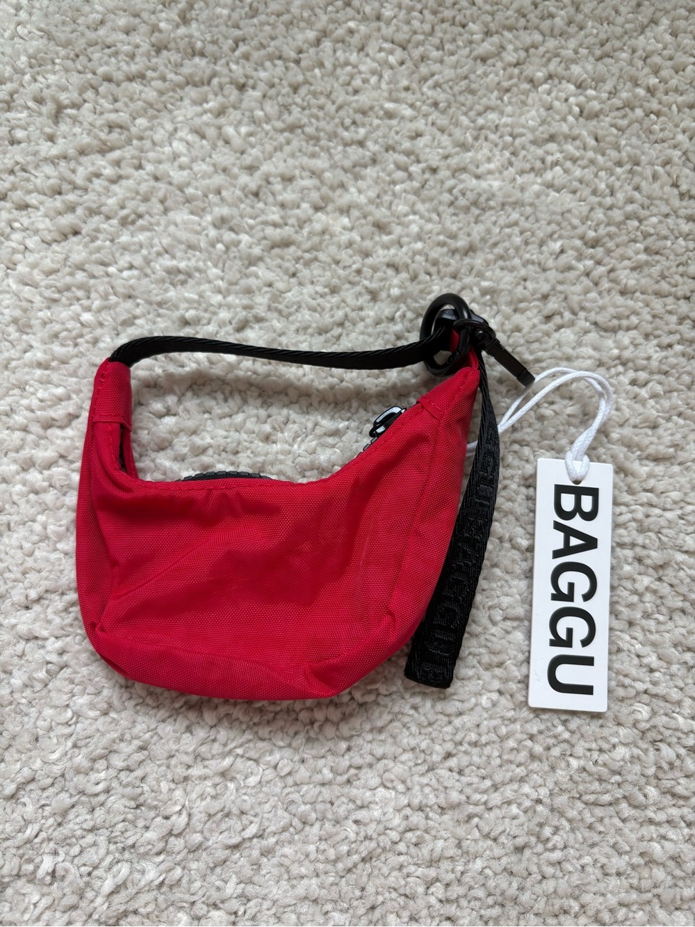 BAGGU Red crescent bag charm